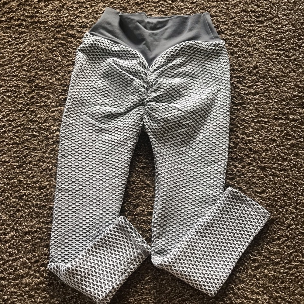 Halara High Waisted Butt Lifting Honeycomb Leggings - 2 PAIR! - Size Small